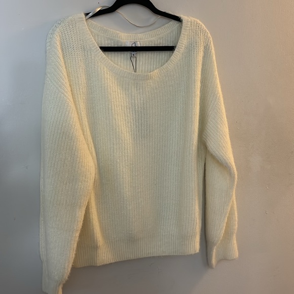 NWT KAWALATEE OFF THE SHOULDER KNIT - Picture 9 of 14